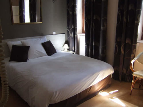 Hotel Logis Restaurant La Bastide 3*